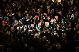 Milano, la marcia dei sindaci per Liliana Segre