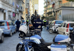 Controlli al quartiere Mercato, rimossi paletti abusivi e auto abbandonate