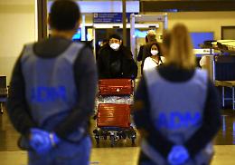Covid, Ecdc: «Test e mascherine per voli in arrivo da Cina»