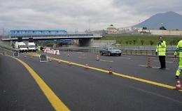 Tangenti per lavori autostradali, cinque indagati