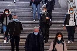 Mascherine all'aperto in Campania, «atto di prudenza»