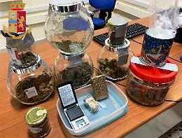 Materdei, sorpreso con la droga in casa: arrestato