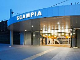 Alla stazione metro di Scampia si trasmette il brano di Geolier