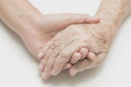 Vaccini: M5S, inserimento Caregiver in fasce priorità ottima notizia