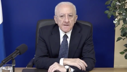 Covid, De Luca: ripresa dei contagi, portiamo la mascherina