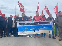 Naufragio Cutro, 76 morti accertati. Migliaia al corteo per ricordare le vittime 