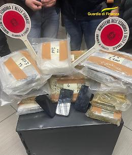Verso Scampia con 18 chili di cocaina in auto, due arresti