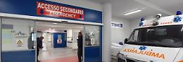 Pretende di essere ricoverato, aggredisce medico e danneggia pc