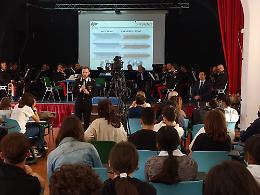 Cyberbullismo, carabinieri incontrano gli studenti di Forcella
