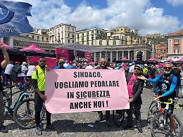 Giro d'Italia in citt&agrave;, Napoli pedala chiede sicurezza