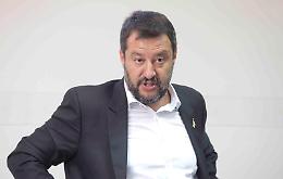 Agenti indagati per pestaggi, Salvini a Caserta: solidarietà ai poliziotti