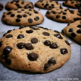 Famosi biscotti con gocce di cioccolato ritirati dal mercato