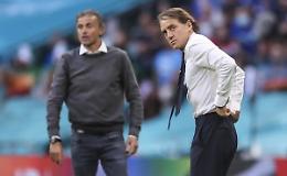 Benitez aspetta il sì del Napoli ma Adl pensa a Luis Enrique e spera nell’arrivo di Mancini