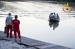 Elicottero nel Tevere, recuperati i due cadaveri