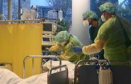 Covid, in Campania nuova impennata dei ricoveri e 30 vittime
