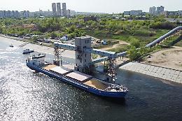 Kiev: prime 8 navi straniere nei porti per caricare grano