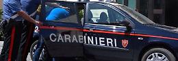 Scatta l'allarme del braccialetto, finisce in manette