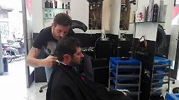 Parrucchiere anticlan vuole lasciare Napoli, Verdi: saremo di nuovo da lui per fargli cambiare idea