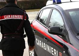 Rapina con spranghe e coltelli, "traditi" da telecamere: denunciati