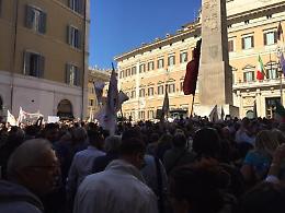 Rosatellum, ok alla prima fiducia 