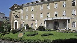 Accoltella un uomo durante lo sfratto, arrestato