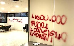 Ordine degli avvocati, si dimettono tre consiglieri: imbrattata la Camera penale