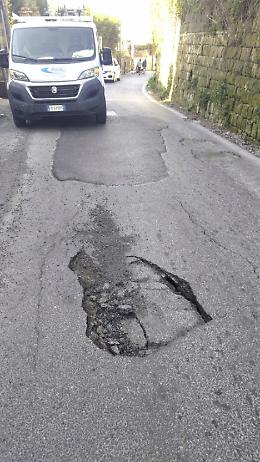 Altro cedimento, via Mandracchio nuovamente chiusa