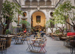 Napoli, dopo 5 anni chiude Palazzo Fondi