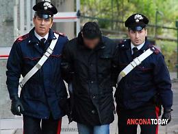Picchia i genitori ultraottantennni per avere soldi. Arrestato a Castellammare di Stabia