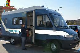 Violenza sulle donna, a San Valentino in piazza il camper della polizia 