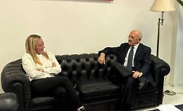 Meloni-De Luca, scontro social. La premier: «Basta insulti, Schein si dissoci», il governatore: «Sblocchi i fondi»