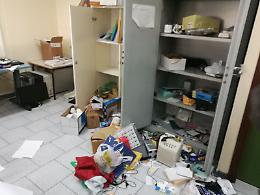 Scuola vandalizzata a Ponticelli, razziati tutti i computer