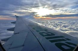 Alitalia riparte, ricavi in aumento