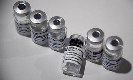 Vaccini in Campania, Unità di crisi blocca secondo lotto AstraZeneca