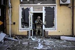 Guerra Ucraina-Russia, «bombardata moschea Mariupol». Kiev accerchiata