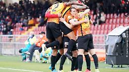 Il Benevento batte il Crotone con i gol di Moncini e Forte