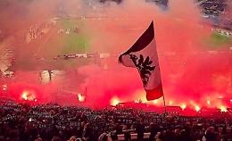 Prefetto di Napoli: nuovo divieto per i tifosi dell'Eintracht 