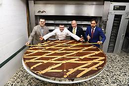 Pastiera dei record al Gambrinus, domani il taglio