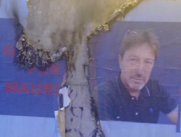 Incendiato manifesto che chiede giustizia per Maurizio Cerrato
