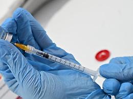 Vaccino Covid, quarta dose al via oggi: chi deve farla