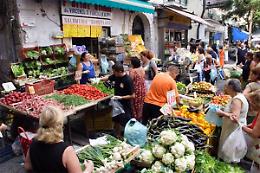Agosto nero, le famiglie rinunciano alle vacanze