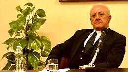 Rifiuti, De Luca: «Entro due anni Campania ripulita dalle ecoballe»