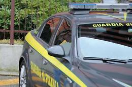 Associazione a delinquere dedita a contrabbando sigarette, 17 misure