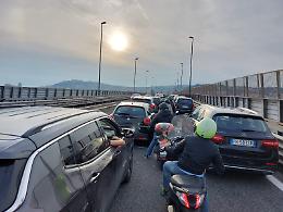 Spara a salve dopo incidente, denunciato 22enne