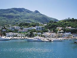 Sbarca a Ischia con l’eroina: arrestata