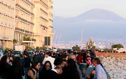 Covid a Napoli: accessi limitati per Lungomare, Plebiscito e Decumani