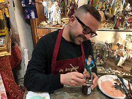 Damiano dei Maneskin finisce sul presepe napoletano