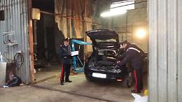 Officina "fantasma", <br>il ricettatore fugge: arrestato grazie <br>allo smartphone