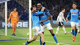 Calcio champagne ed è Napoli show al Maradona: Juventus demolita con un pirotecnico 5-1 