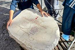 Imbrattata la targa per Falcone e Borsellino: subito ripulita